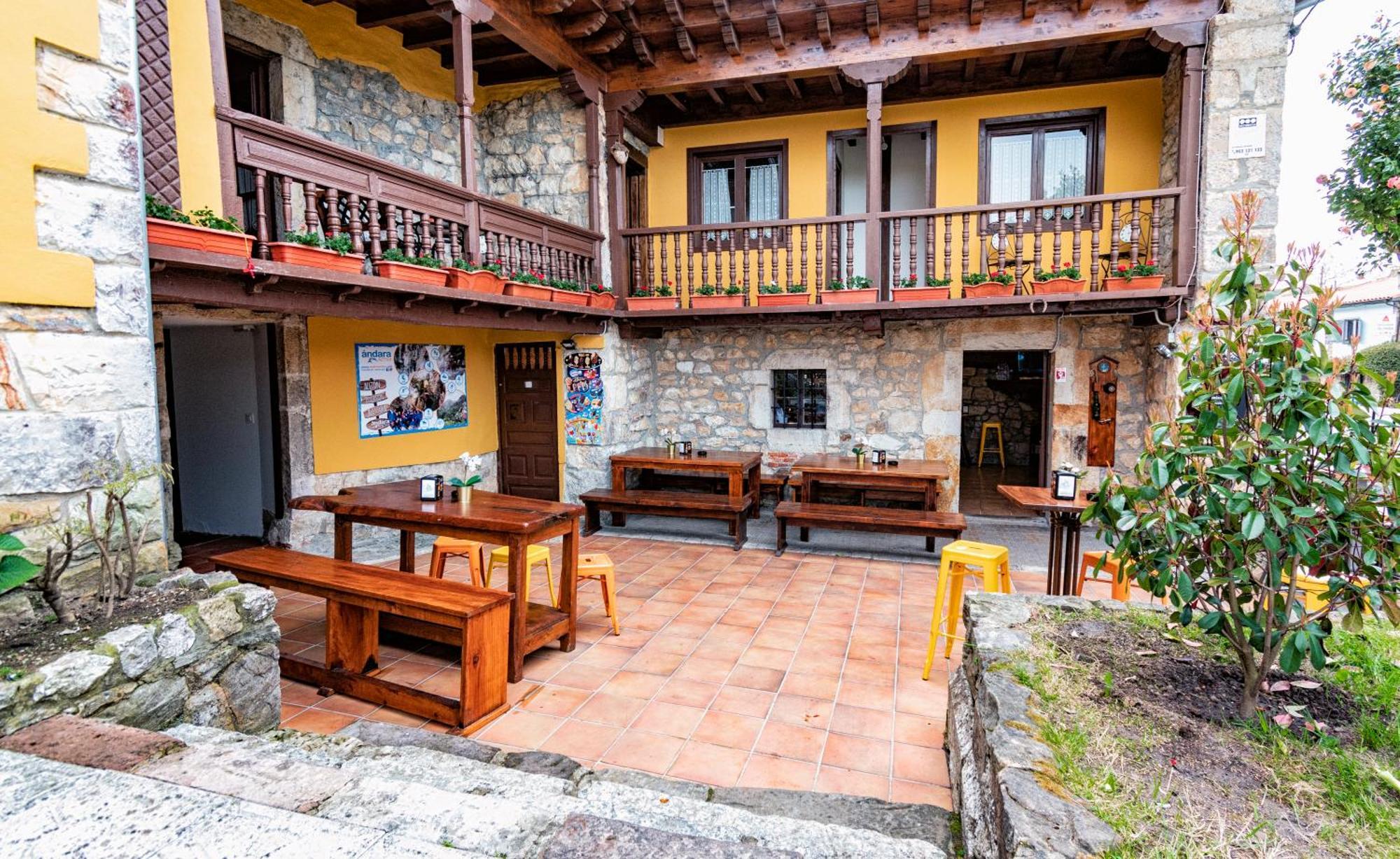 Albergue Santa Marina Buelna Eksteriør bilde